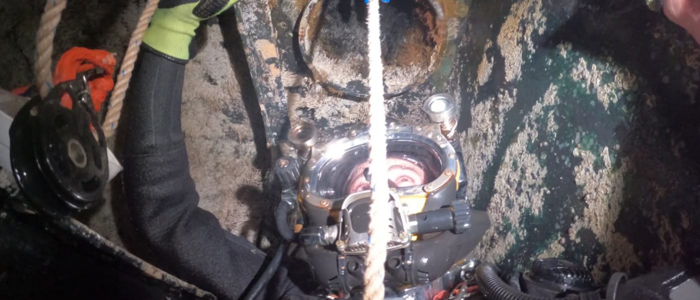 Cambio de ánodos de sacrificio en un Megayate - Mar de Fons Marine Services